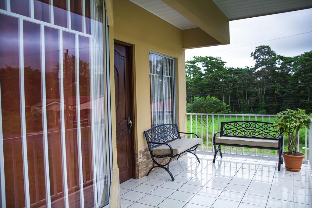 Apartamentos Valle Del Volcan La Fortuna 外观 照片