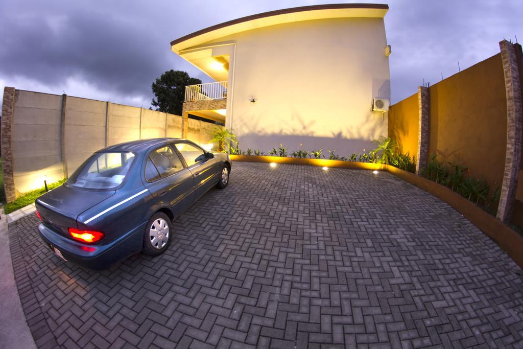 Apartamentos Valle Del Volcan La Fortuna 外观 照片