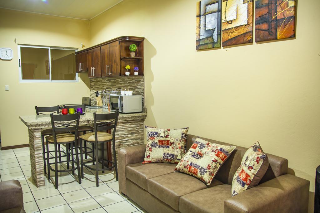 Apartamentos Valle Del Volcan La Fortuna 外观 照片